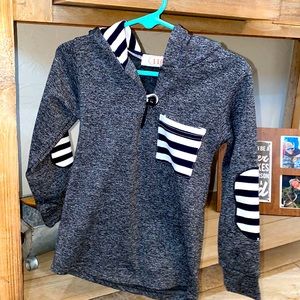 110 brand size 2T/3T soft hoodie